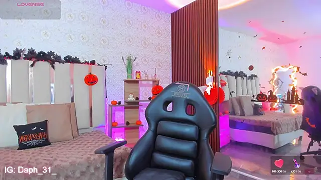 Daphnne tay online show from October 15, 2025, 4:12 am