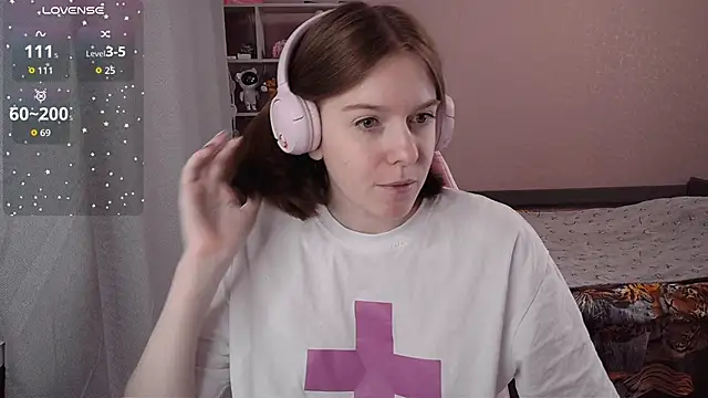 Snapshot of CassieJuice69 chatting on November 19, 2025, 5:24 pm CassieJuice69 online show from November 19, 2025, 5:24 pm