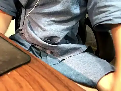 Snapshot of Ryan67533 chatting on November 3, 2025, 12:06 pm Ryan67533 online show from November 3, 2025, 12:06 pm