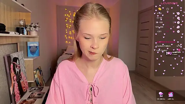 Snapshot of lisa_barbie chatting on December 22, 2025, 11:18 am lisa barbie online show from December 22, 2025, 11:18 am