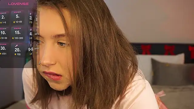 Snapshot of LinaSiren chatting on December 23, 2024, 6:22 am LinaSiren online show from December 23, 2024, 6:22 am