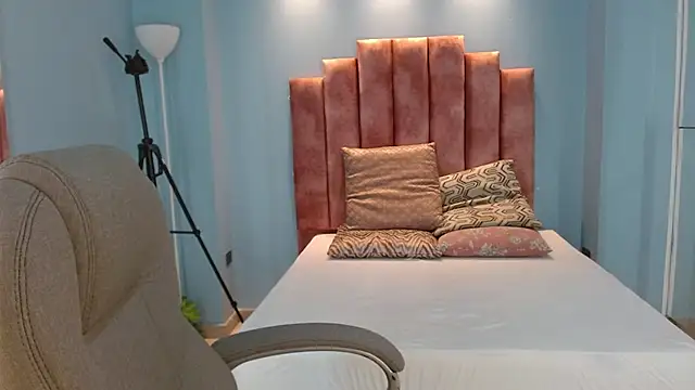 Snapshot of lou_rosse_ chatting on March 24, 2026, 7:52 pm lou rosse online show from March 24, 2026, 7:52 pm