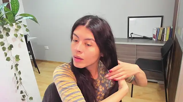 Snapshot of JaneLondon chatting on January 13, 2026, 12:32 pm JaneLondon online show from January 13, 2026, 12:32 pm