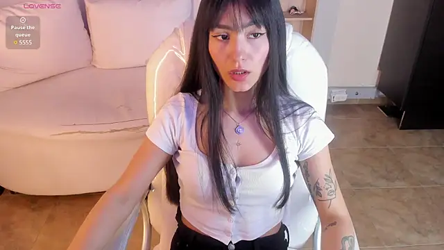 Snapshot of Amy_Kiitty_ chatting on March 17, 2025, 11:54 pm Amy Kiitty online show from March 17, 2025, 11:54 pm