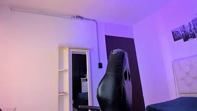 Snapshot of Amy_Kiitty_ chatting on October 16, 2025, 12:50 pm Amy Kiitty online show from October 16, 2025, 12:50 pm