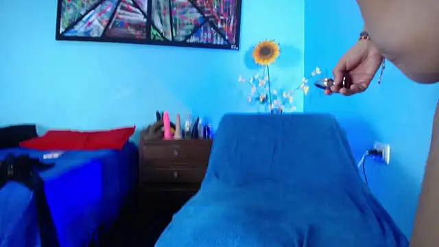 Snapshot of Iivana_19 chatting on November 18, 2025, 3:49 pm Iivana 19 online show from November 18, 2025, 3:49 pm