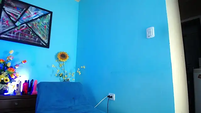 Snapshot of Iivana_19 chatting on December 19, 2025, 2:35 pm Iivana 19 online show from December 19, 2025, 2:35 pm