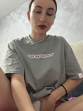 viviandaimond1 online show from November 3, 2025, 5:47 pm