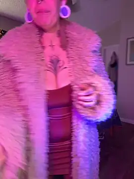 GoldieBakeman online show from October 31, 2025, 6:42 pm