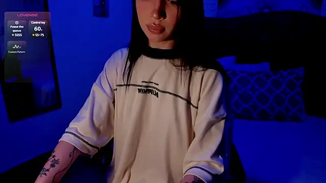  Chartlotte online show from December 24, 2024, 7:44 pm