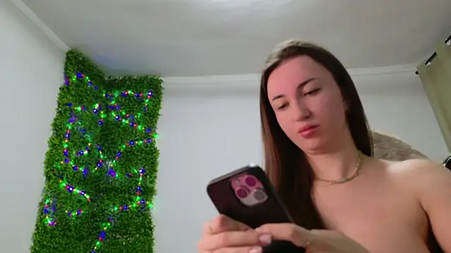 Lorennameliyy online show from February 27, 2025, 7:47 pm