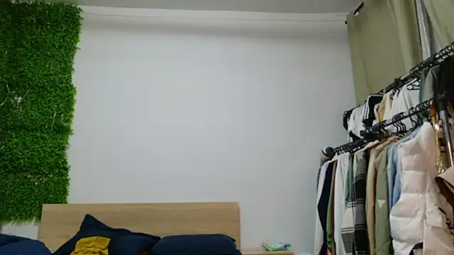 Lorennameliyy online show from March 20, 2025, 8:19 pm