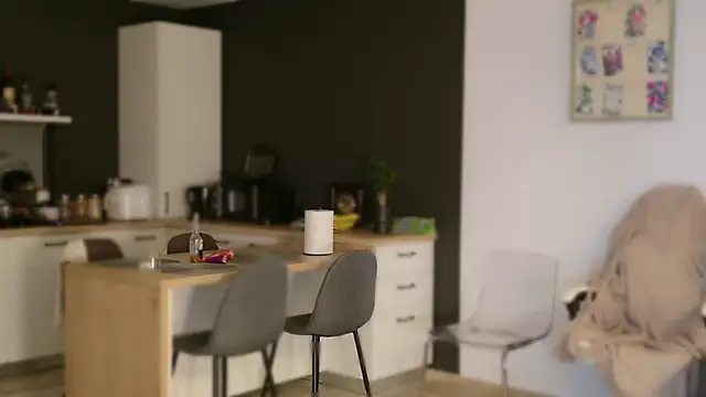 Lorennameliyy online show from September 25, 2025, 7:06 pm