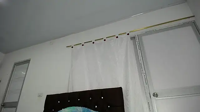 Snapshot of Sweet_hot_mia chatting on February 21, 2026, 1:56 pm Sweet hot mia online show from February 21, 2026, 1:56 pm