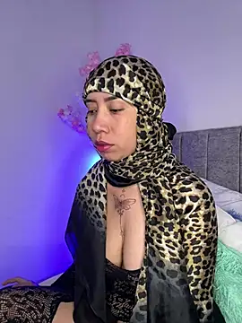 Snapshot of Sweet_hot_mia chatting on May 19, 2026, 1:50 pm Sweet hot mia online show from May 19, 2026, 1:50 pm