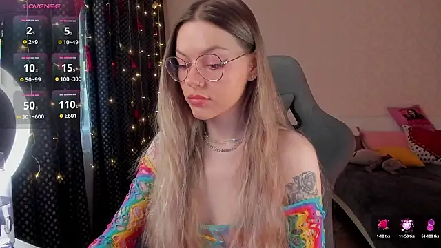 Snapshot of Marta_May_ chatting on February 11, 2026, 9:36 am Marta May online show from February 11, 2026, 9:36 am