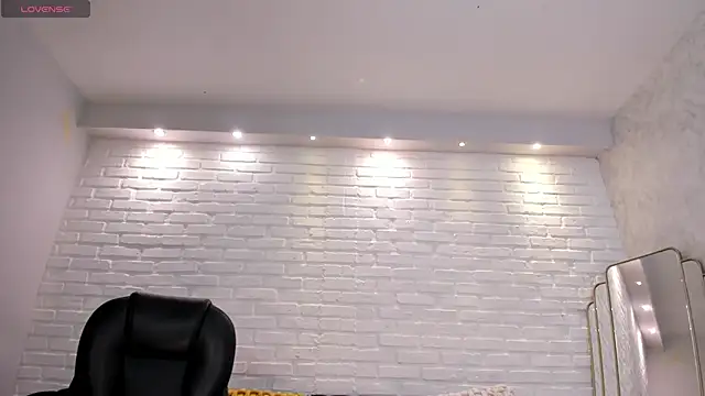 KatieNolan 1 online show from November 30, 2025, 6:12 pm