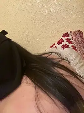 Cameelia online show from November 23, 2025, 10:04 am