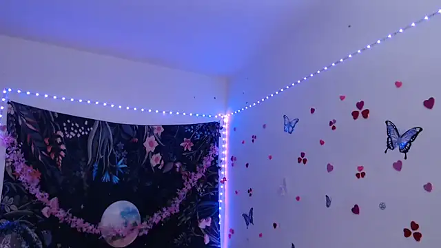 Snapshot of Emillyy_m chatting on September 8, 2025, 8:41 pm Emillyy m online show from September 8, 2025, 8:41 pm