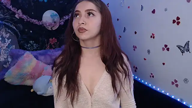 Snapshot of Emillyy_m chatting on September 20, 2025, 10:11 pm Emillyy m online show from September 20, 2025, 10:11 pm