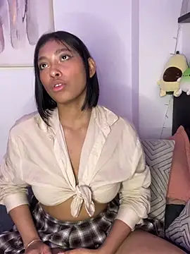 Isabella fasilier online show from February 14, 2025, 6:45 am