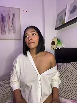 Isabella fasilier online show from March 13, 2025, 2:05 am