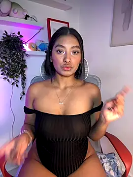 Isabella fasilier online show from September 21, 2025, 12:45 am