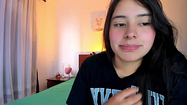 GabyButtler1 online show from March 3, 2025, 8:32 pm