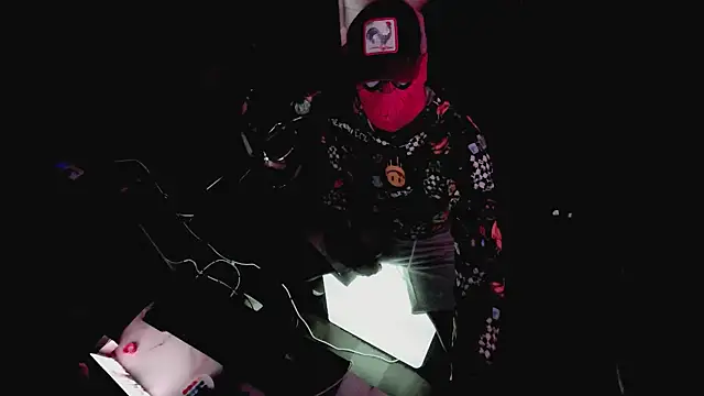 Pressure69mee online show from February 9, 2025, 6:26 pm