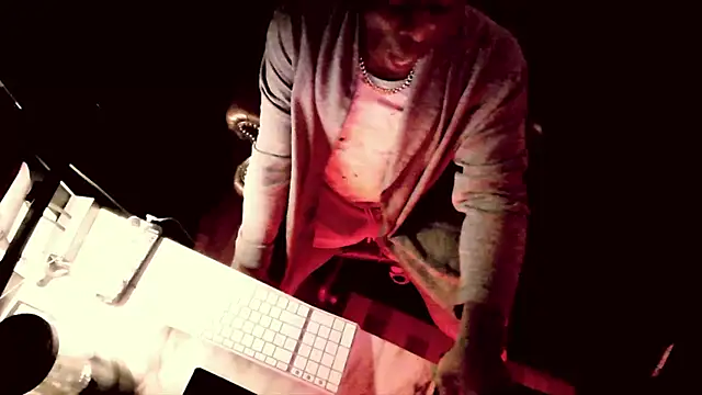 Pressure69mee online show from March 21, 2025, 11:34 pm