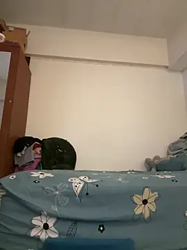 Snapshot of luv2masterb8247 chatting on December 12, 2024, 5:10 am luv2masterb8247 online show from December 12, 2024, 5:10 am