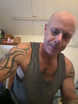 Snapshot of luv2masterb8247 chatting on December 13, 2024, 4:22 am luv2masterb8247 online show from December 13, 2024, 4:22 am