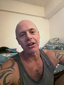 Snapshot of luv2masterb8247 chatting on December 17, 2024, 5:18 am luv2masterb8247 online show from December 17, 2024, 5:18 am