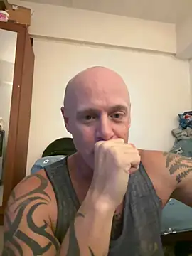 Snapshot of luv2masterb8247 chatting on December 19, 2024, 5:18 am luv2masterb8247 online show from December 19, 2024, 5:18 am