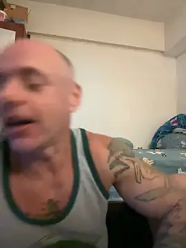 Snapshot of luv2masterb8247 chatting on December 23, 2024, 4:33 am luv2masterb8247 online show from December 23, 2024, 4:33 am