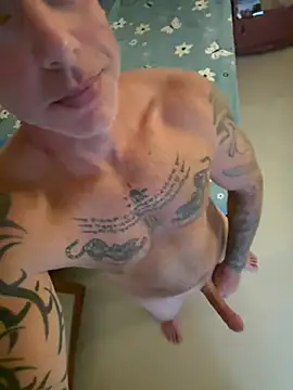 Snapshot of luv2masterb8247 chatting on December 23, 2024, 7:38 am luv2masterb8247 online show from December 23, 2024, 7:38 am