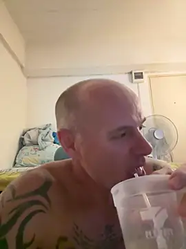 Snapshot of luv2masterb8247 chatting on December 26, 2024, 7:24 am luv2masterb8247 online show from December 26, 2024, 7:24 am