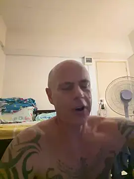 Snapshot of luv2masterb8247 chatting on December 27, 2024, 5:09 am luv2masterb8247 online show from December 27, 2024, 5:09 am