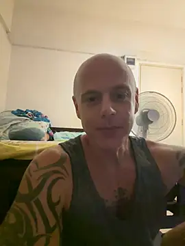 Snapshot of luv2masterb8247 chatting on December 30, 2024, 4:42 am luv2masterb8247 online show from December 30, 2024, 4:42 am