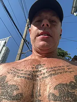 Snapshot of luv2masterb8247 chatting on January 1, 2025, 2:30 am luv2masterb8247 online show from January 1, 2025, 2:30 am