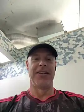 Snapshot of luv2masterb8247 chatting on January 6, 2025, 12:16 am luv2masterb8247 online show from January 6, 2025, 12:16 am