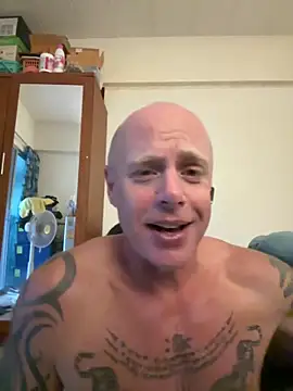 Snapshot of luv2masterb8247 chatting on January 6, 2025, 6:25 am luv2masterb8247 online show from January 6, 2025, 6:25 am