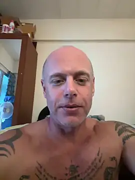 Snapshot of luv2masterb8247 chatting on January 10, 2025, 7:14 am luv2masterb8247 online show from January 10, 2025, 7:14 am