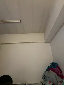 Snapshot of luv2masterb8247 chatting on January 14, 2025, 4:15 am luv2masterb8247 online show from January 14, 2025, 4:15 am