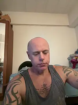 Snapshot of luv2masterb8247 chatting on January 16, 2025, 4:07 am luv2masterb8247 online show from January 16, 2025, 4:07 am