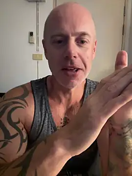 Snapshot of luv2masterb8247 chatting on January 18, 2025, 7:49 am luv2masterb8247 online show from January 18, 2025, 7:49 am