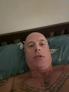 Snapshot of luv2masterb8247 chatting on January 23, 2025, 12:46 am luv2masterb8247 online show from January 23, 2025, 12:46 am