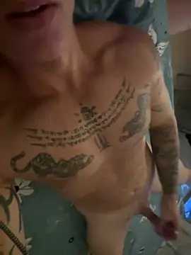 Snapshot of luv2masterb8247 chatting on January 24, 2025, 12:42 am luv2masterb8247 online show from January 24, 2025, 12:42 am