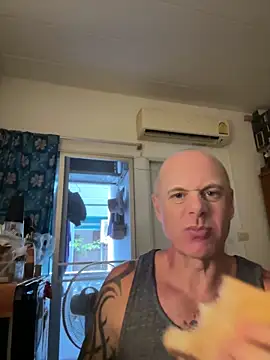 Snapshot of luv2masterb8247 chatting on January 27, 2025, 4:30 am luv2masterb8247 online show from January 27, 2025, 4:30 am