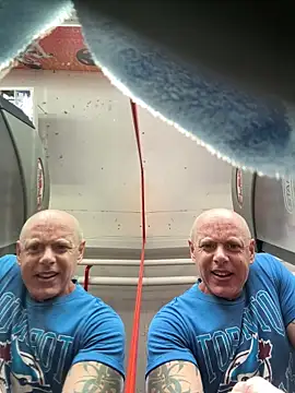 Snapshot of luv2masterb8247 chatting on January 29, 2025, 2:09 am luv2masterb8247 online show from January 29, 2025, 2:09 am